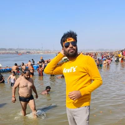 rahulkrdubey's profile picture. जन्मभूमि-भारत। जिंदगी जीना पसंद है काटना नही।  (writter_बनना)  #Save_इतिहास | NPU | राजनीति से इश्क। पढ़ना शौक। लिखने-बोलने का शौक। किताबों की दुनियां। आस्तिक ।