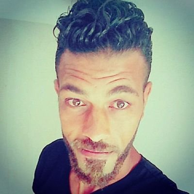 والحلوه لما عيونها بترغرغ انا بدغدغ وبتساهل🖤🖤 روح بتعشق روح❤️❤️