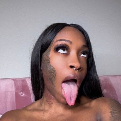 PRONOUNS - DA/GOAT 🐐 . FREE ONLYFANS ⬇️👇🏾 Antisocial Tatted Weirdo 👽 400K ?