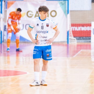 MiguelOncee's profile picture. Zaragoza📌 Jugador del @wanapixsala10 ⚽️Internacional con la @sefutbol 🇪🇸 💼 @proneosports  👟 @kelmesports