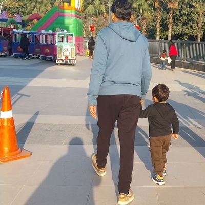 Entrepreneur/Love my Mom                                             
President https://t.co/pDyBNNGJEW 
Director https://t.co/7lLEKKCvBb / https://t.co/f4CLblz9q9