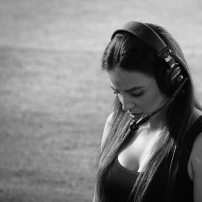 michariasflo's profile picture. COMENTARISTA DEPORTIVA  🎙️ Top Deportivo 📻93.7 ⏰2:00 pm