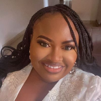 Copywriter✍🏾/Editor✍🏾/Poet ✍🏾/Enterprenuer 👩🏾 Business page @monzyfragrance