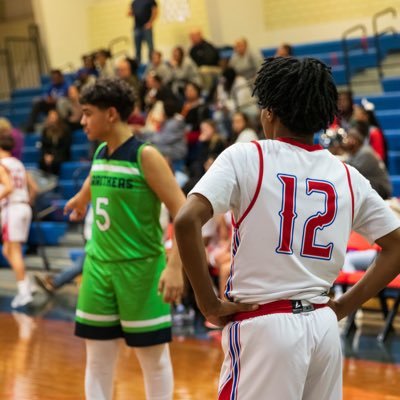 5’6 combo guard | Louisville ky | c’o 2029 |School: Jefferson town high school| Gpa: 3.0| 135 pounds|