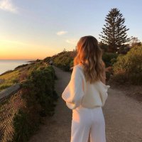 Angelia (@dawsonmereintak) 's Twitter Profile