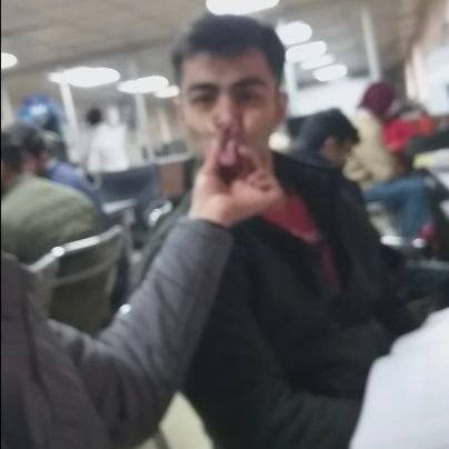 janav_makkar's profile picture. a despo acting as cool