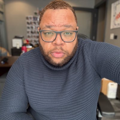Entertainment connoisseur & awards enthusiast. Recovering sneaker head. Aspiring podcaster. Retired tennis player. All around good guy.