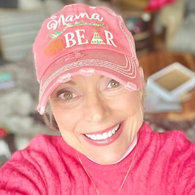 SandiTitus1's profile picture. Conservative. Started Newspaper and left to take care of daughter with progressive paraparesis while kicking breast cancer to the curb.