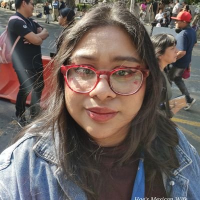 Yo nací con la luna de plata y nací con alma de pirata. I love Kpop even before your faves debut. #UNAM. #ELF #SapphireBlueOcean #TalithaKum