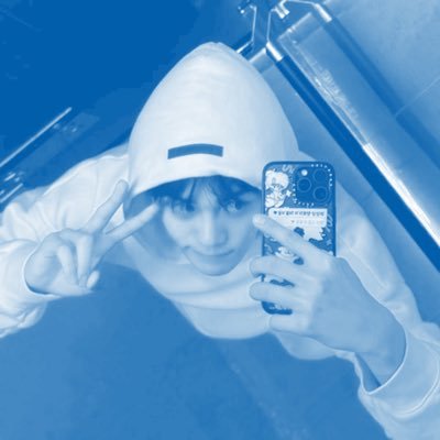 foxinybot's profile picture. it’s just myself talking to myself about myself