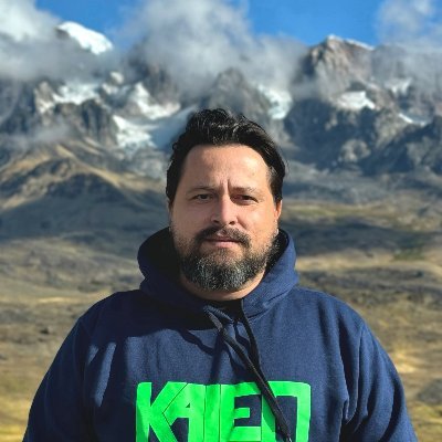 Diretor, Roteirista, Músico, Cristão e Retratista.