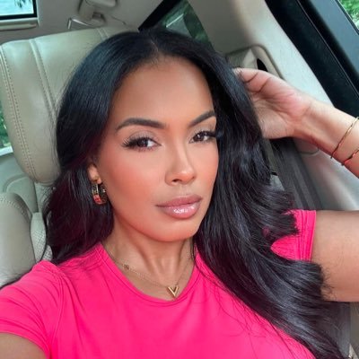 Mother of one😇 #werisebyliftingothers# 🔸Travel 🏝🏖 🔸Passion for style and animals🦒 🛍 🎀 Mummy 🔸New acct old account hacked