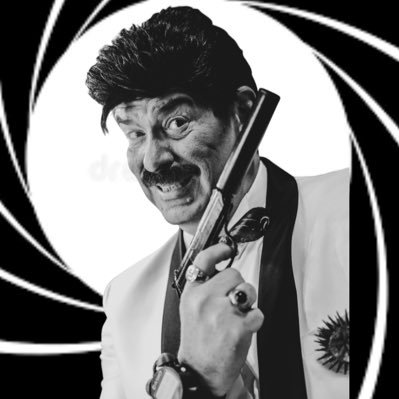 RosaRomanMancil's profile picture. Me encantan los pasodobles de chirigota Me encanta la comida Me encanta poner pamplinas en twitter Me encantan los gatos Me encanta mi vida con él