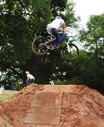 saltntreeze's profile picture. I ride bikes, dig trails, and get salty