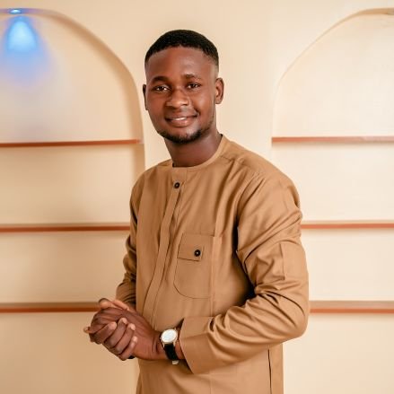 Blogger | Single| +2348074114382 | Farmer| Writer | Pap Producer |
📩 jimohyakubu72@gmail.com