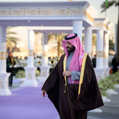 فتاة مسلمة عربية سعودية حرة 🤍🇸🇦💚 وطني 🇸🇦 خط أحمر....
من أتباع ( بن سلمان ) ❤️ وبكل فخر .
بدوية و أفتخر في كوني بدوية و حفيدة لرجال عاشو في قلب الصحراء 😌