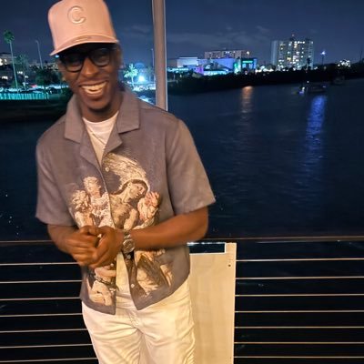 Clothing brand owner of (P.O.P) Profit over Problems! 👻:@CallonTyran 📸:Callontyran (personal) profitoverproblems11 (Business)
