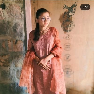 knnu_choudhary's profile picture. कॉलेज student 📚

लव यू mom & Dad ❤️

म्यूजिक lover & शायरी lover 🤘

मज़ाक मस्ती 😎

तुम्हें जब तक कोई नहीं हरा सकता है 
जब तक तुम खुद से नहीं हार जाओ 🖇️