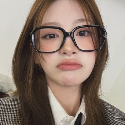 misseeun's profile picture. thinking about stayc girls it's going down