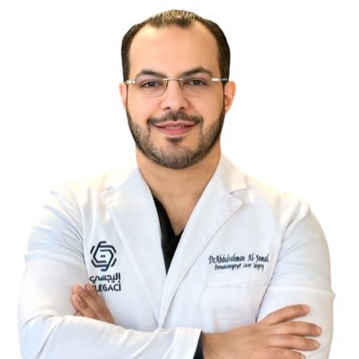 د. عبدالرحمن الجمل استشاري جراحة الجلد، الليزر، والحقن التجميلية 💉 ✨ زمالة أمريكية في جراحة الجلد والعلاج بالليزر 📍 عيادات إليجسى – الرياض