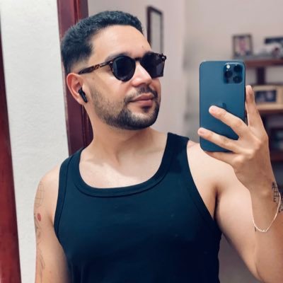 Aquariano, 29 anos, Bacharel em Direito, constitucionalista, serv. pub., concurseiro e tentando manter a saúde mental equilibrada.
