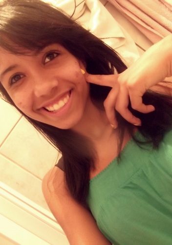 #Ariana' Ela é linda e não é pra qualqer um, difícil, complicada, beleza que seduz ♪- existe um dom natural que tdos temos nossas escolhas vão, dizer qem somos'