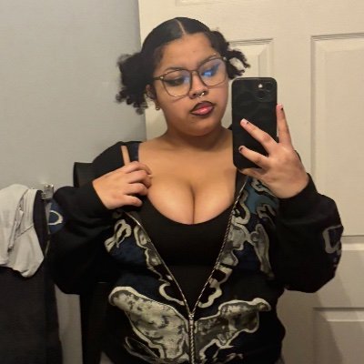 I'm Amy 😊 29 she/her MDNI 😈 DMs are open! Here to nerd out and enjoy myself 😜
