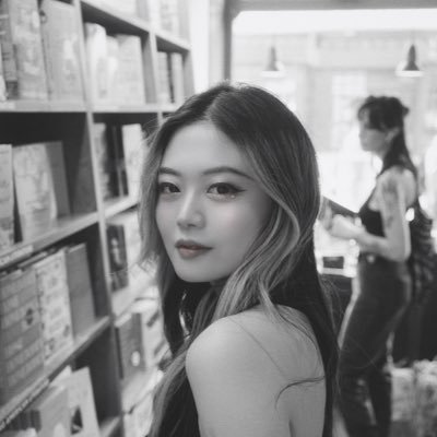 Tina He Profile