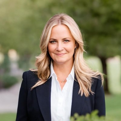 CA atty turned OH political campaign mgr. #SheWinsStrategies
2024 wins: @shaylafavor @lettforohio + beat breast cancer.
Pro-public ed advocate in SWCSD. #Resist