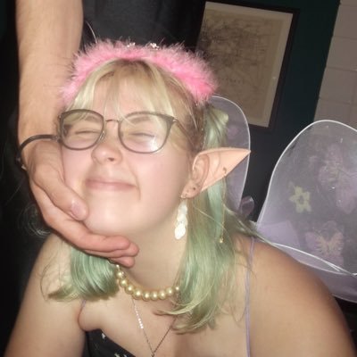 jesslewisclark's profile picture. dusting this off to actually be used lmao