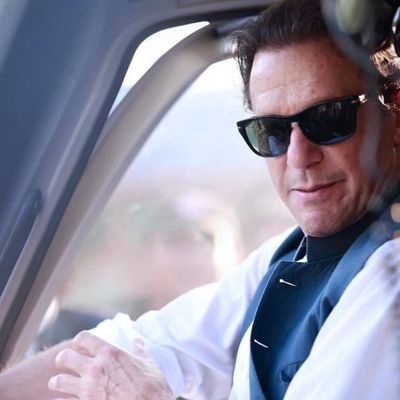 Social Media Activitist | My Leader @ImranKhanPTI ❤️
#Moody #Foody #LoveNovels #Introvert