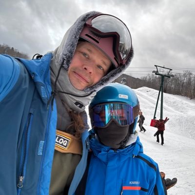 Building New Vision, medicine aficionado, hockey dad, life science engineer.