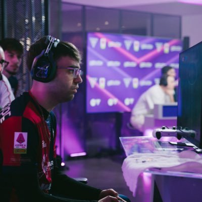 FerraroPeppe's profile picture. 19 / 🇮🇹 • FIFA Player @exeed_official / eCL FIFA 23 London 🇬🇧 / playoff eclub 23 🏆/ Top 13 LCQ 25 🇸🇦 / Top 8 November Cup 26 commerciale@staff.exeed.gg