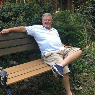 wood_frank5646's profile picture. very simple