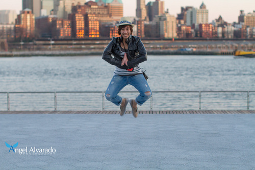 i love you New York/sleep walker/caffeine lover/bone mender/dreamer/traveler/in love with the world, life and God.