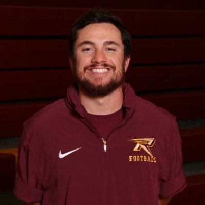 CoachZweifelRB's profile picture. Go Rockets!🚀| @piofootball alum🏈|Coach⚾️🏈|