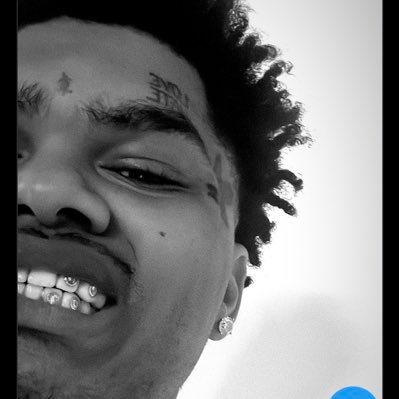 desingerfeen's profile picture. 💲