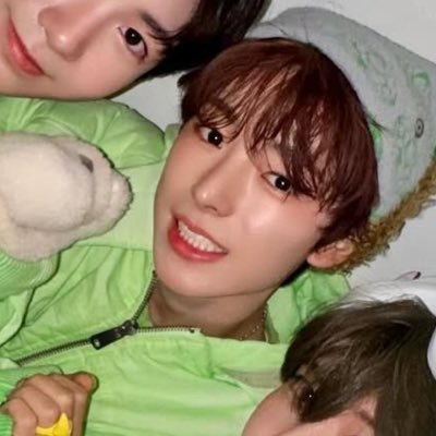 luv__uuu's profile picture. 군할아버지가 터잡으시고 홍익인간 뜻으로 나라 세우니 대대손손 훌륭한 인물도 많아 유우시유우시유우시유우시유우시유우시유우시