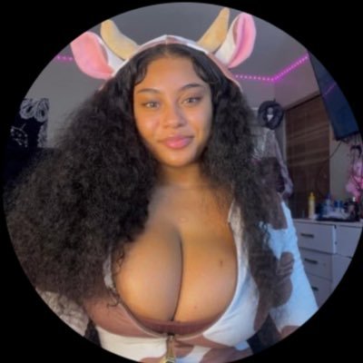 JasmynAali25576's profile picture. telegram channel is aliyah6787