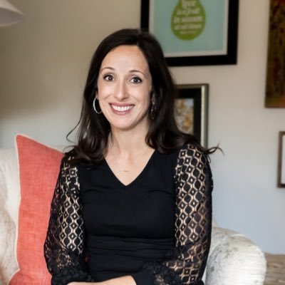 Registered Dietitian & Nutrition Communications Expert. Multi-tasking Momma of 4. Detroit sports loyalist & a big fan of boomer jokes.