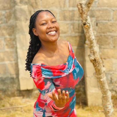 Dreamer and doer | Lover of books | and good Food|. Sharing my journey through life| and creativity| Explorer👍