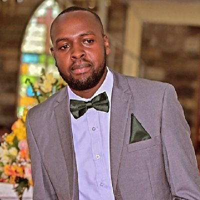 Husband/Dad/Teacher 
Chemist,God fearing  and Ambitious ✌️✌️✌️