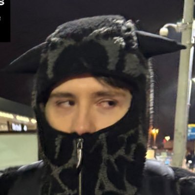 plznonefindthis's profile picture. hiding from irls ❤️