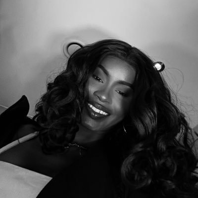 amsicle__'s profile picture. Feminist || 24 || ex-catmom || v tired