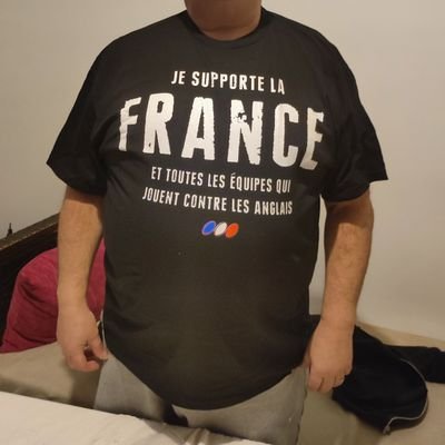 Admirateurs de vagues, celles de la mer, normand indécrottable. Breveté de mauvaise foi, niveau senior.