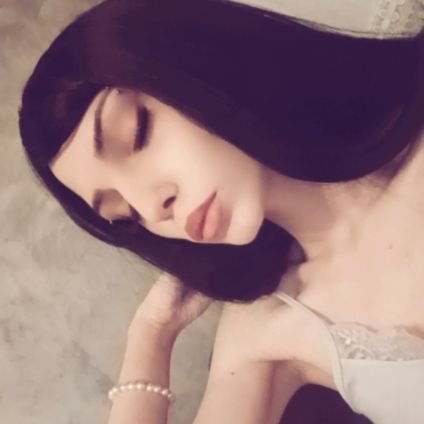 @NicoleIRL_