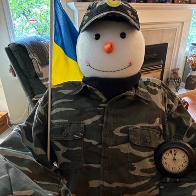 MartinV1959's profile picture. ❤️ watching birds, created an haven for our feathered friends in the backyard, providing food, fresh water & juice every day #StandWithUkraine