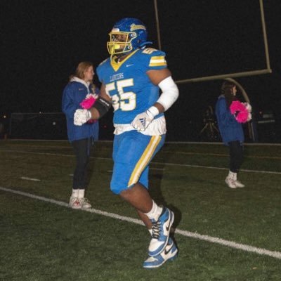 AlexVasquezJr55's profile picture. c/o 26 | OC/D linemen | 5’11 270 | Phone: 262-220-9631 Email:Squadupsin10@gmail.com | 3.3GPA | multi-Sport ATH 🏈🏀🏃🏾‍♂️| All conference | All county