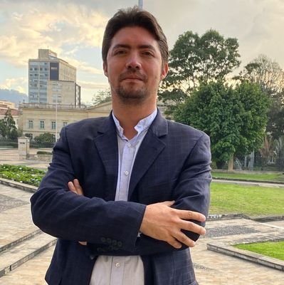 UTL - Cámara de Representantes
Rep. Pedro Baracutao
🕊Creo en la Paz🕊
🧠 Docente normalista superior y filósofo (C)
💚 Mi propósito: Servir