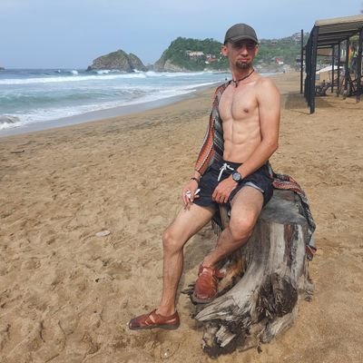 Veracruzano, versatil, dominante, colaboraciones para contenido.
Videos en grupo privado en telegram $200.00 por mes pregunta por el enlace.